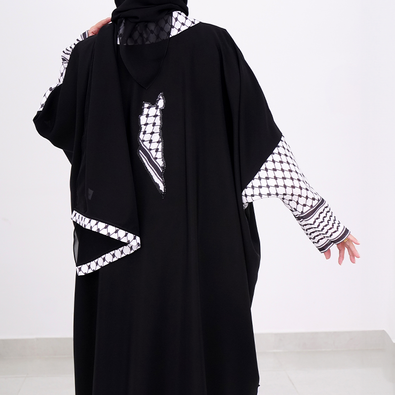 Artboard 33 عباءة مستوحاة من الكوفية الفلسطينية - الصورة 2