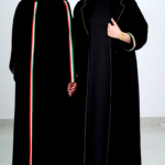 عباية العيد الوطني بتطريز العلم الكويتي