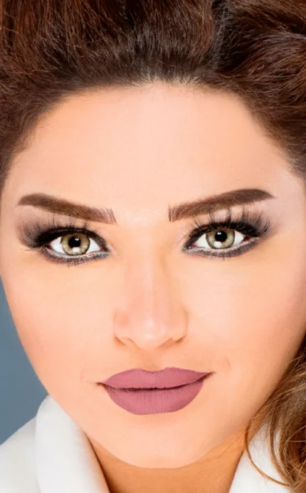 عدسة نهي جراي